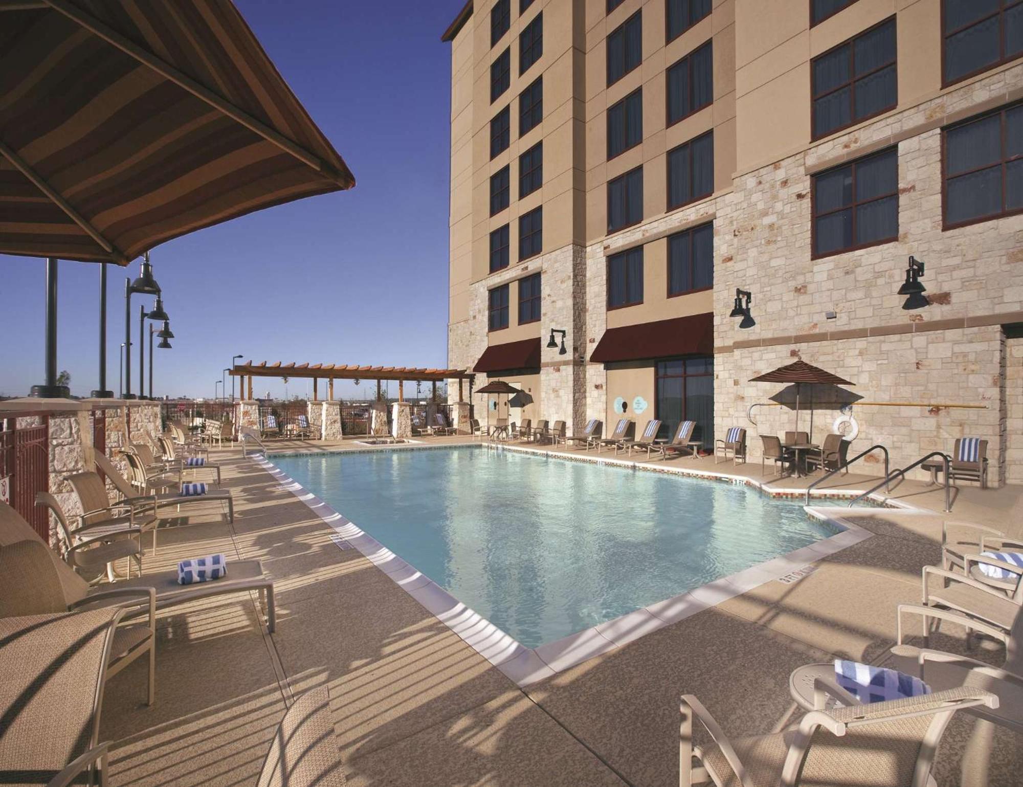 Embassy Suites San Marcos Hotel Conference Center Esterno foto